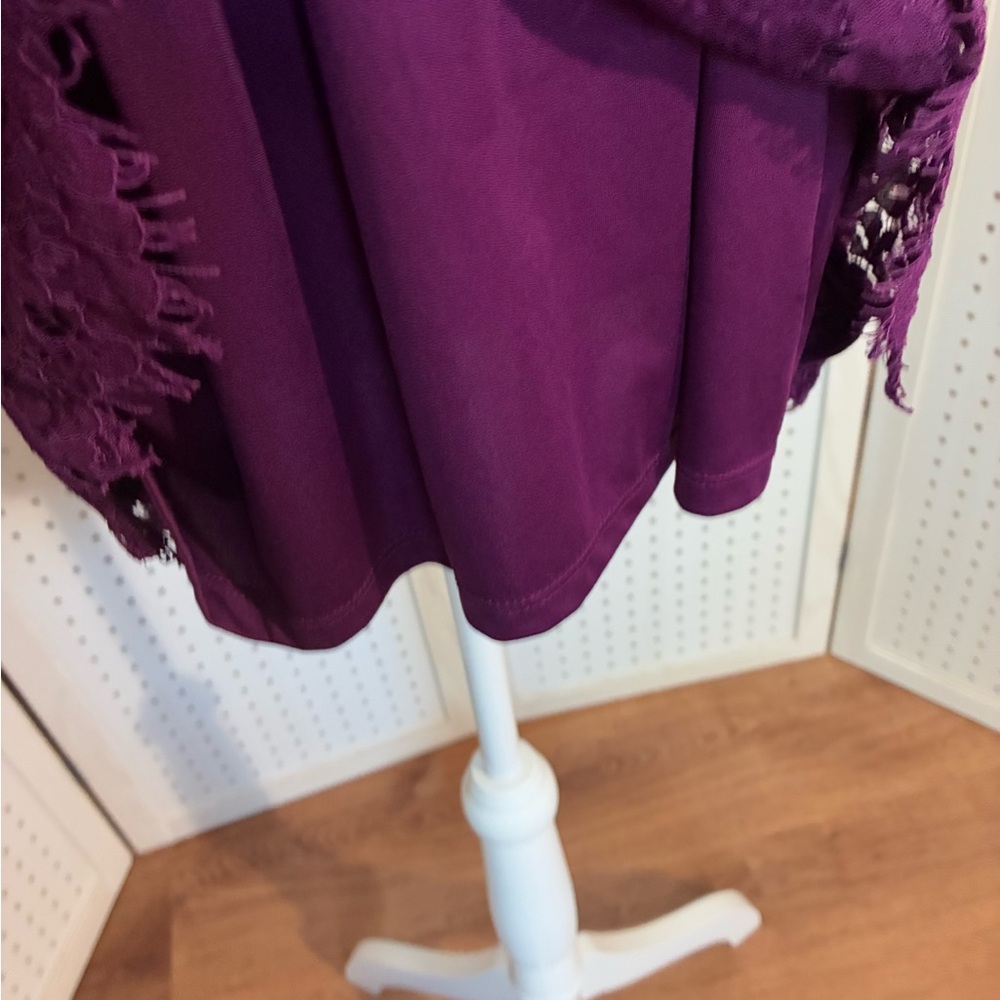 Chic women’s lace top. - Picture 5 of 8